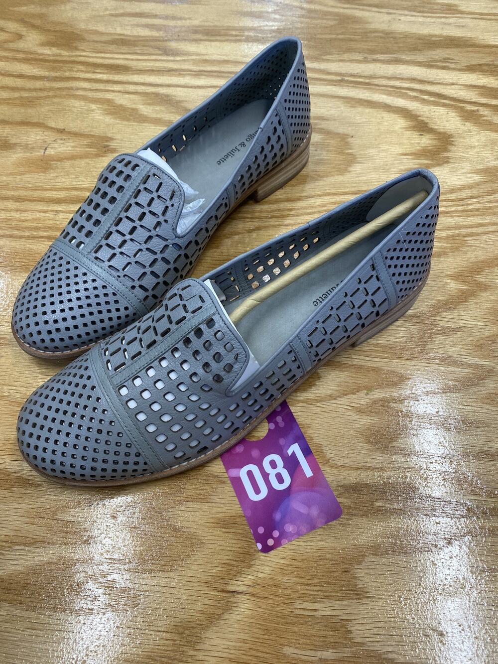 Django & Juliette Alycia Women's 9 Gray Leather Perforated Slip-On Casual Loafer
